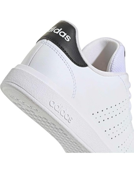 Zapatilla Clásica Adidas Color blanco y detalle azul